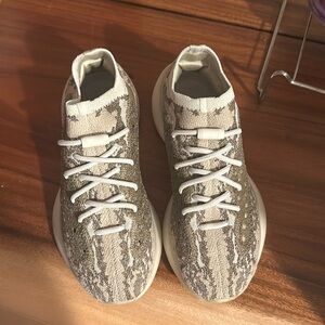 Yeezy boost 380 originals, pyrite, great condition